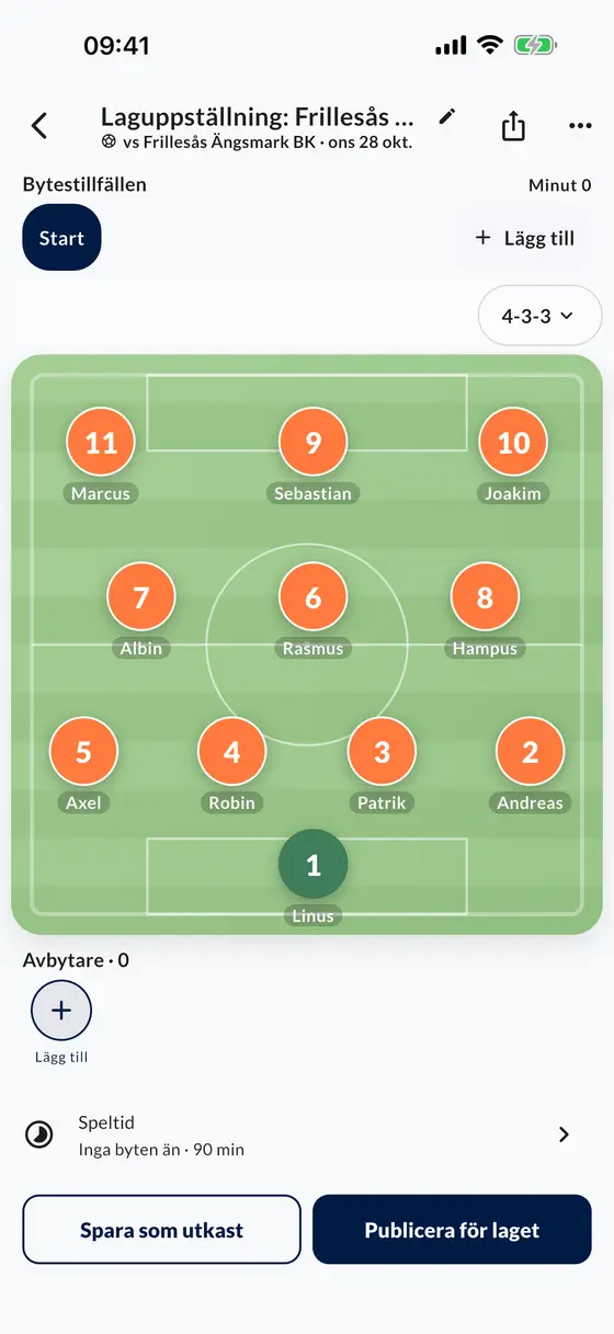 Laguppställningen i appen: elva spelare i 4-3-3 på planen